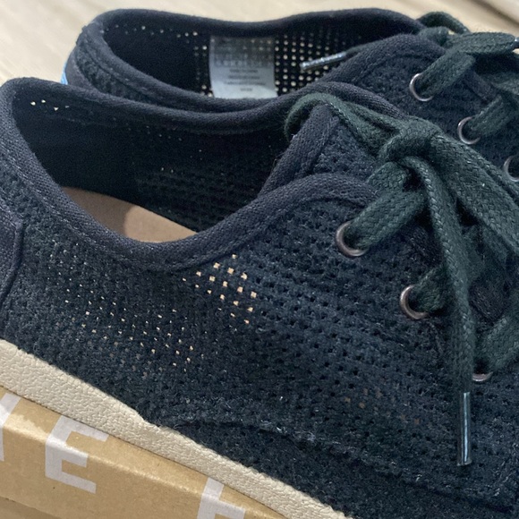 TOMS Sneakers - Picture 4 of 9